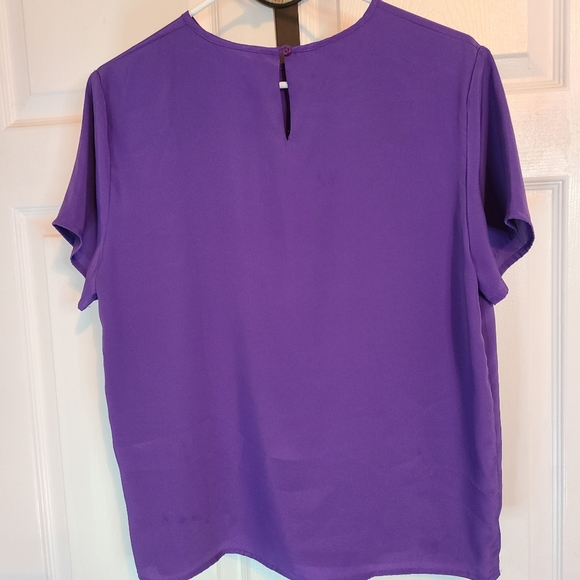 (401) Pembroke Lane Woman's Short Sleeve Blouse, Size: Small Color: Purple - Picture 12 of 13